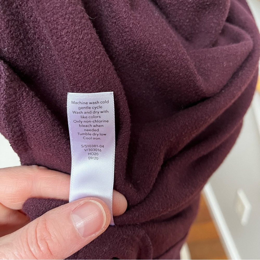 Athleta Women’s XL Turtleneck Sweatshirt Purple Burgundy Longer Back - Picture 6 of 6